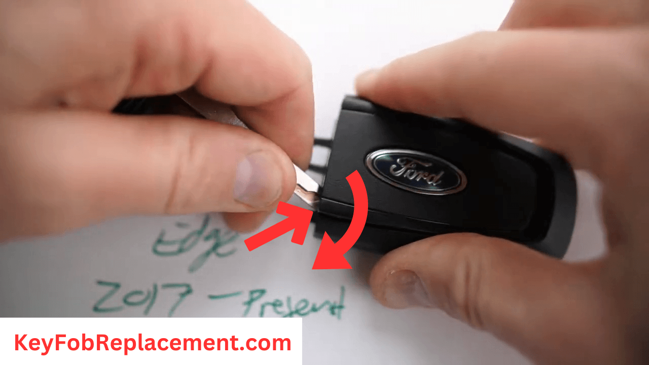 Ford Edge Key Fob Twist valet key to remove cover
