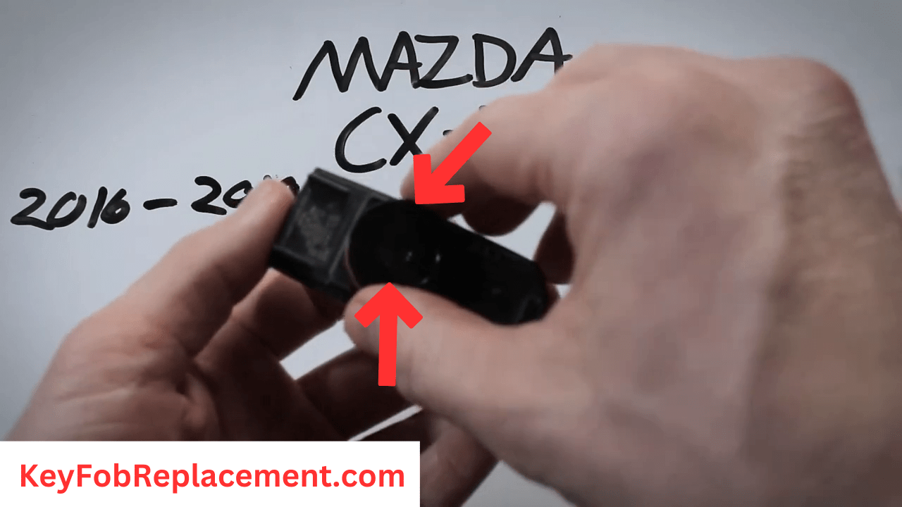 Mazda CX-3 Key Remove plastic holding battery