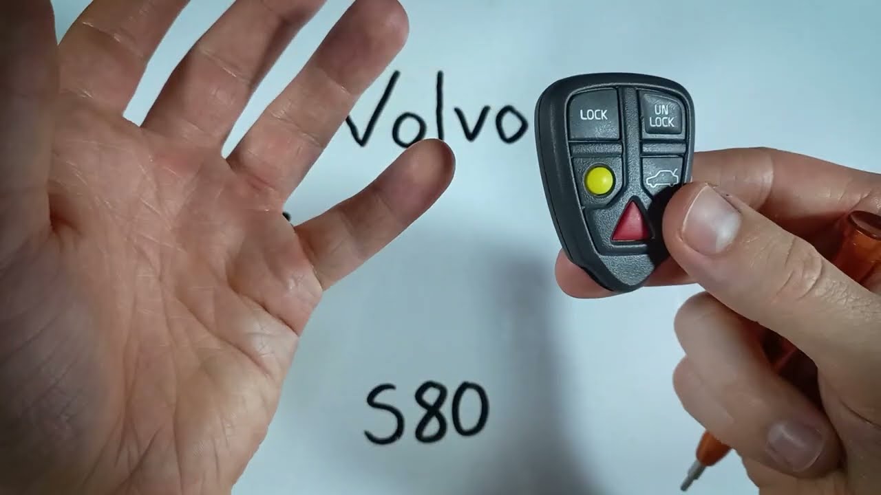 How to Replace the Battery in a Volvo S80 Key Fob (1999 - 2003)