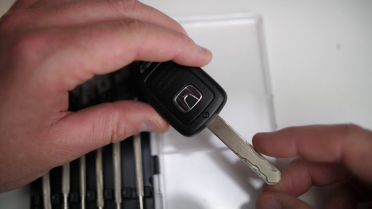 Honda CR-V Key Battery Replacement Guide