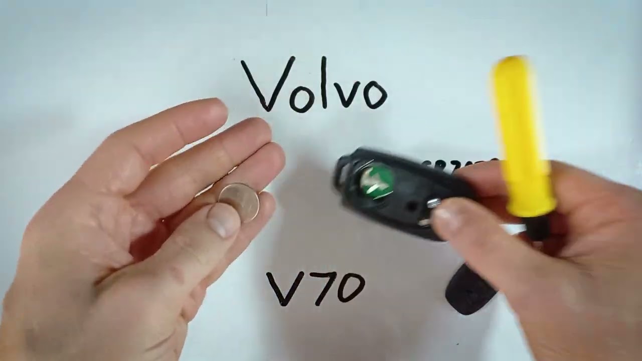 How to Replace the Battery in a Volvo V70 Key Fob (2004 - 2008)