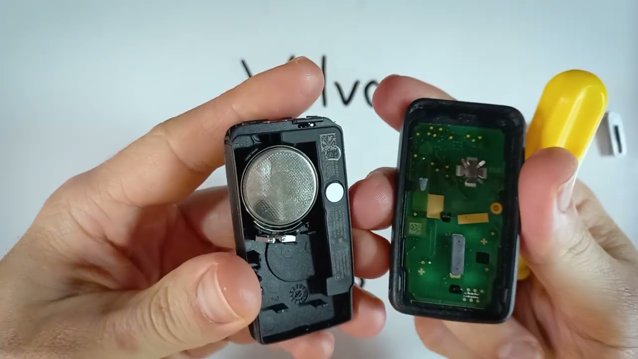 How to Replace the Battery in Your Volvo V70 Key Fob (2008-2015)