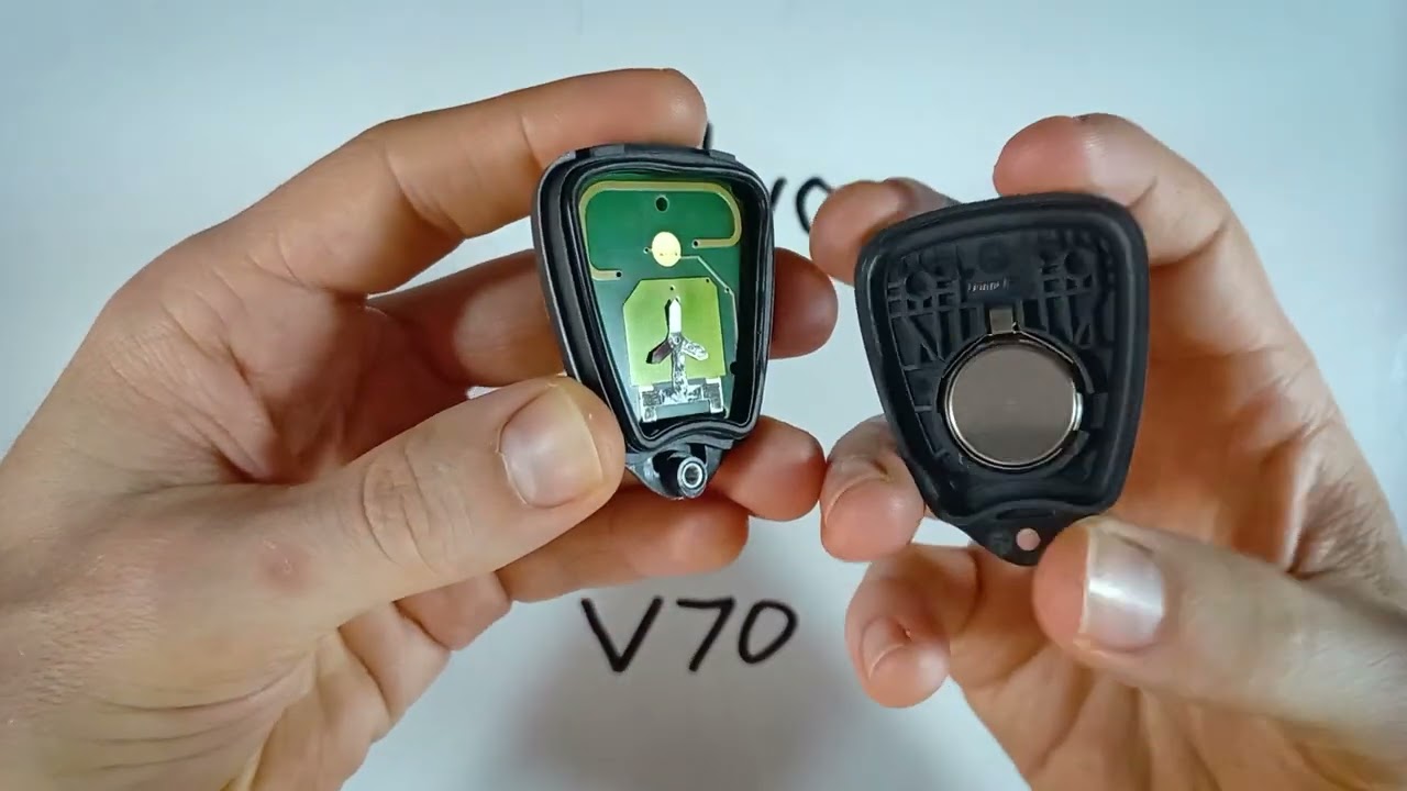 How to Replace the Battery in a Volvo V70 Key Fob (2001 – 2003)
