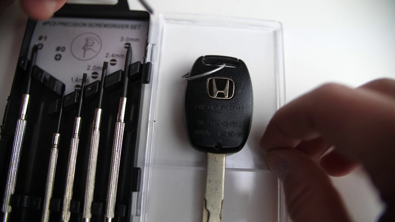 How to Replace the Battery in a 2009-2013 Honda Fit Key Fob