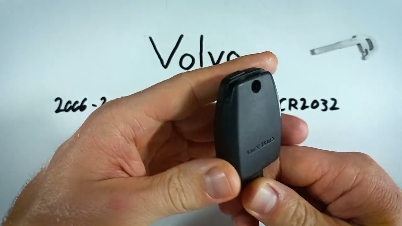 How to Replace the Battery in a Volvo C70 Key Fob
