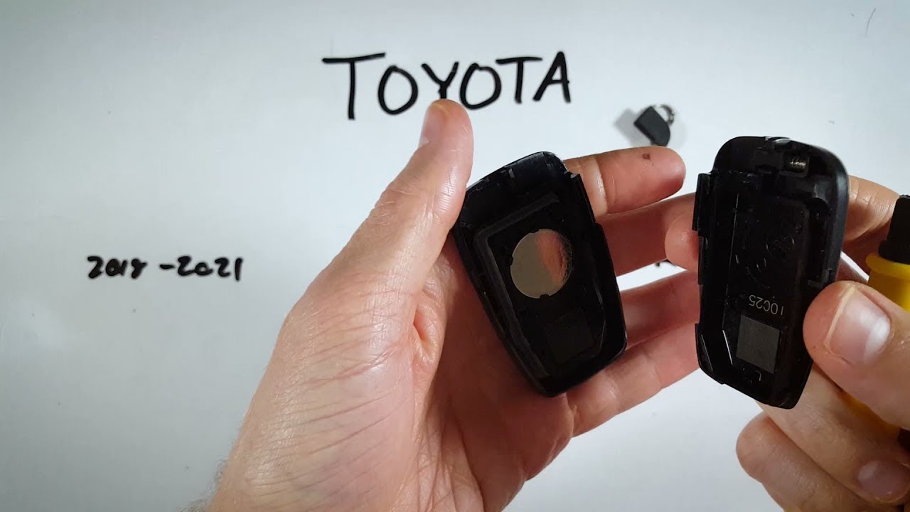 Toyota Camry Key Fob Battery Replacement Guide (2018-2021)